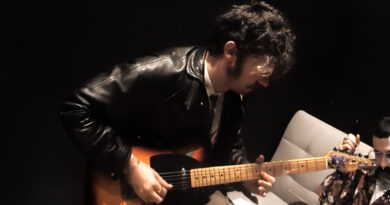 Astra Vaga lança clipe que documenta o processo de criação de disco de estreia